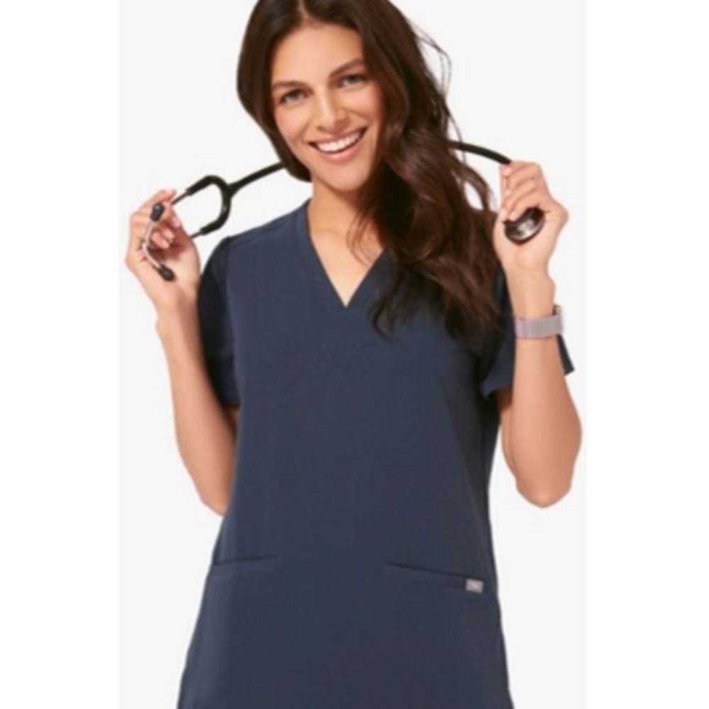 FIGS Casma Three-Pocket Scrub Top (XXS, Dark Harbor (Limited))